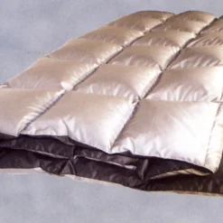 Western Mountaineering Cloud 9 Comforter Queen